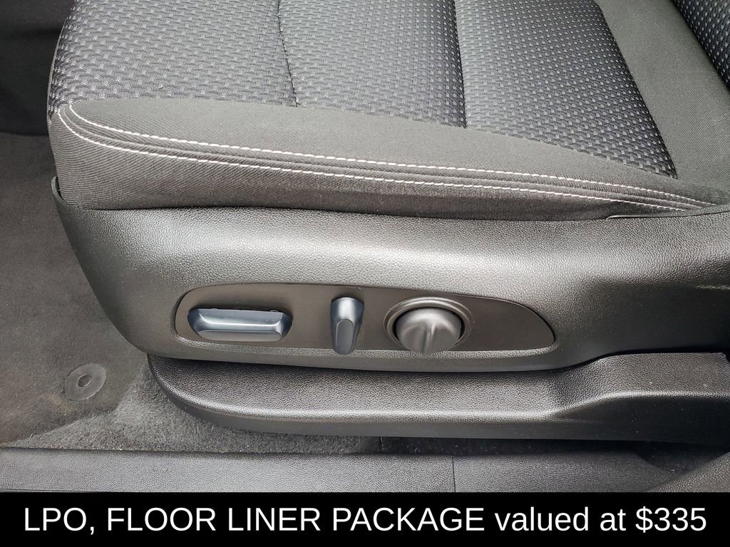 Used 2023 GMC Terrain SLE w/ Driver Convenience Package image 7