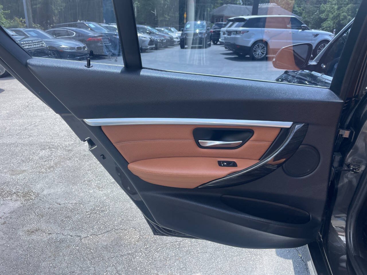 Used 2017 BMW 330i Sedan w/ Driver Assistance Package RWD image 22
