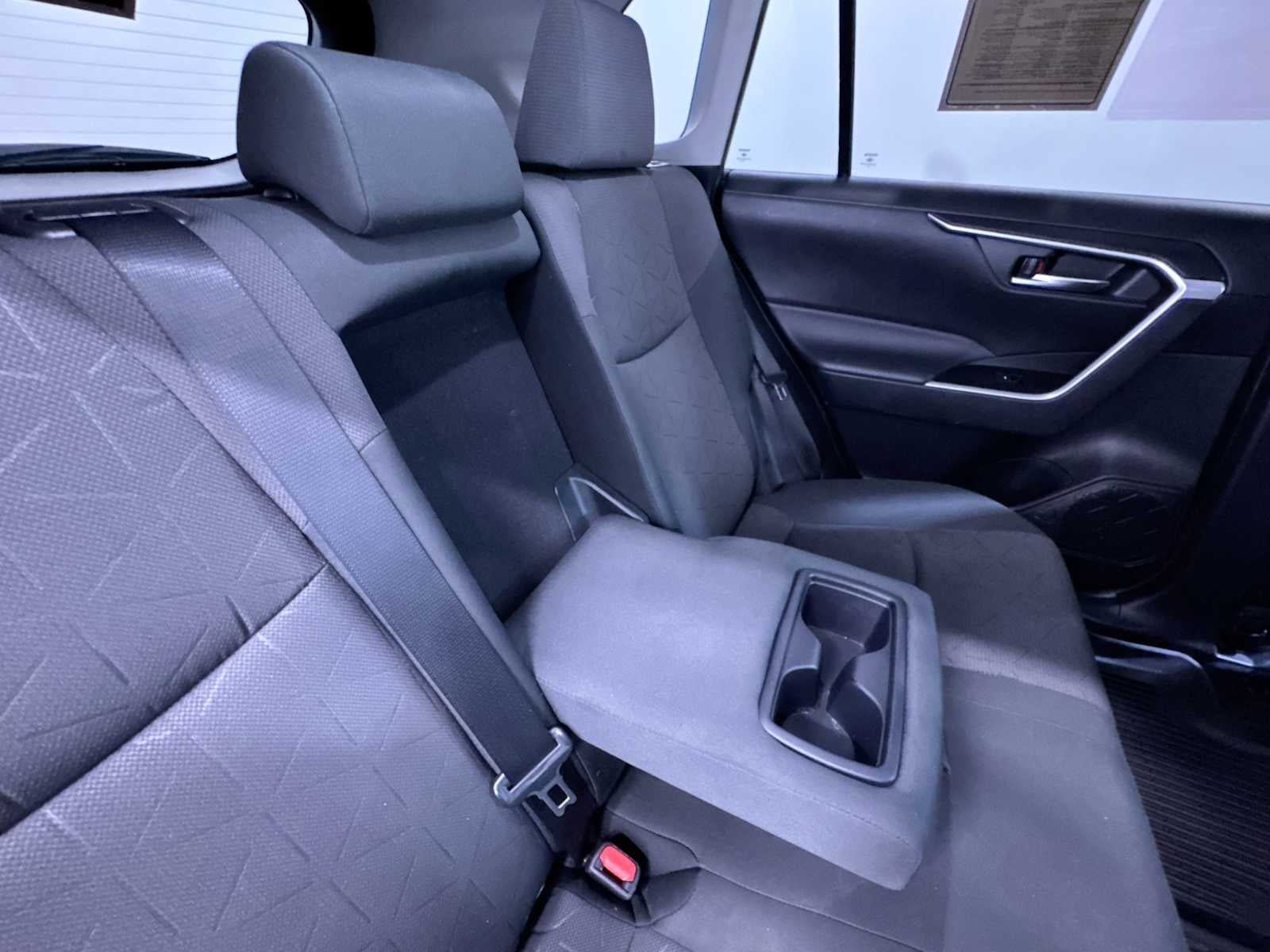 Used 2024 Toyota RAV4 XLE AWD/4WD image 37