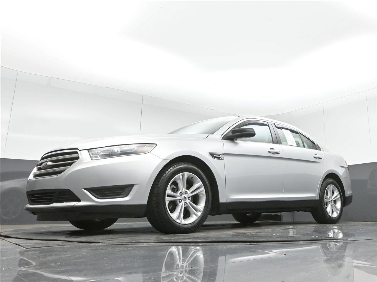 Used 2019 Ford Taurus SE FWD image 29