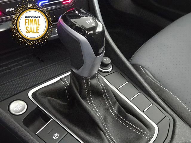 Used 2025 Volkswagen Jetta SE w/ Sunroof Package image 24