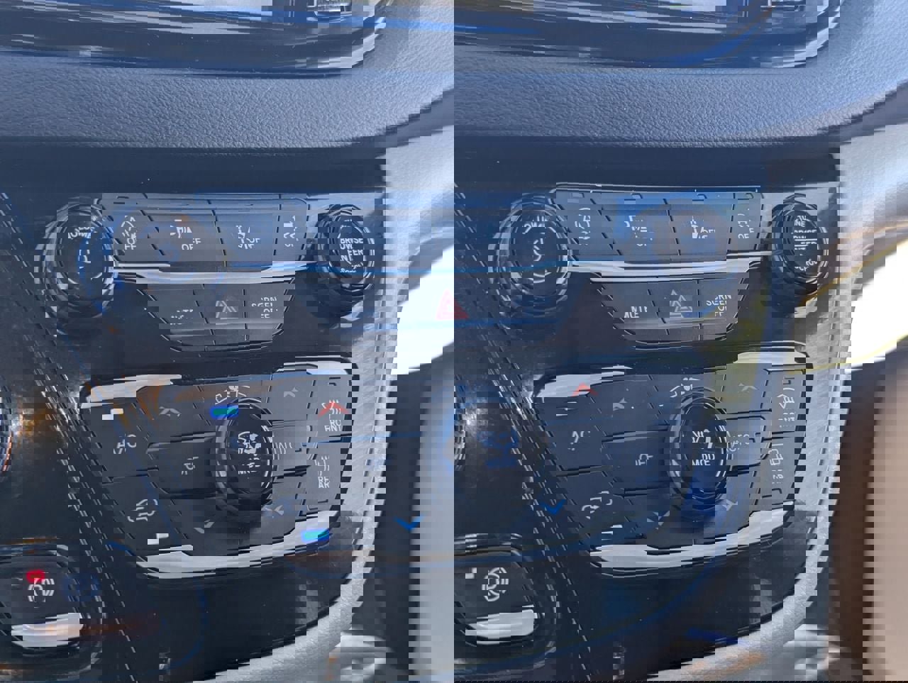 Used 2023 Chrysler Pacifica Touring-L FWD image 21