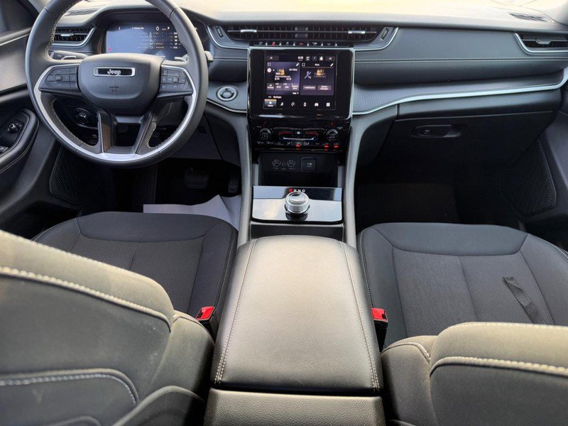 Used 2023 Jeep Grand Cherokee L Laredo image 12