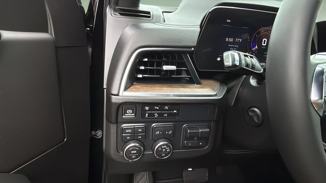 Used 2025 Chevrolet Tahoe High Country AWD/4WD image 22