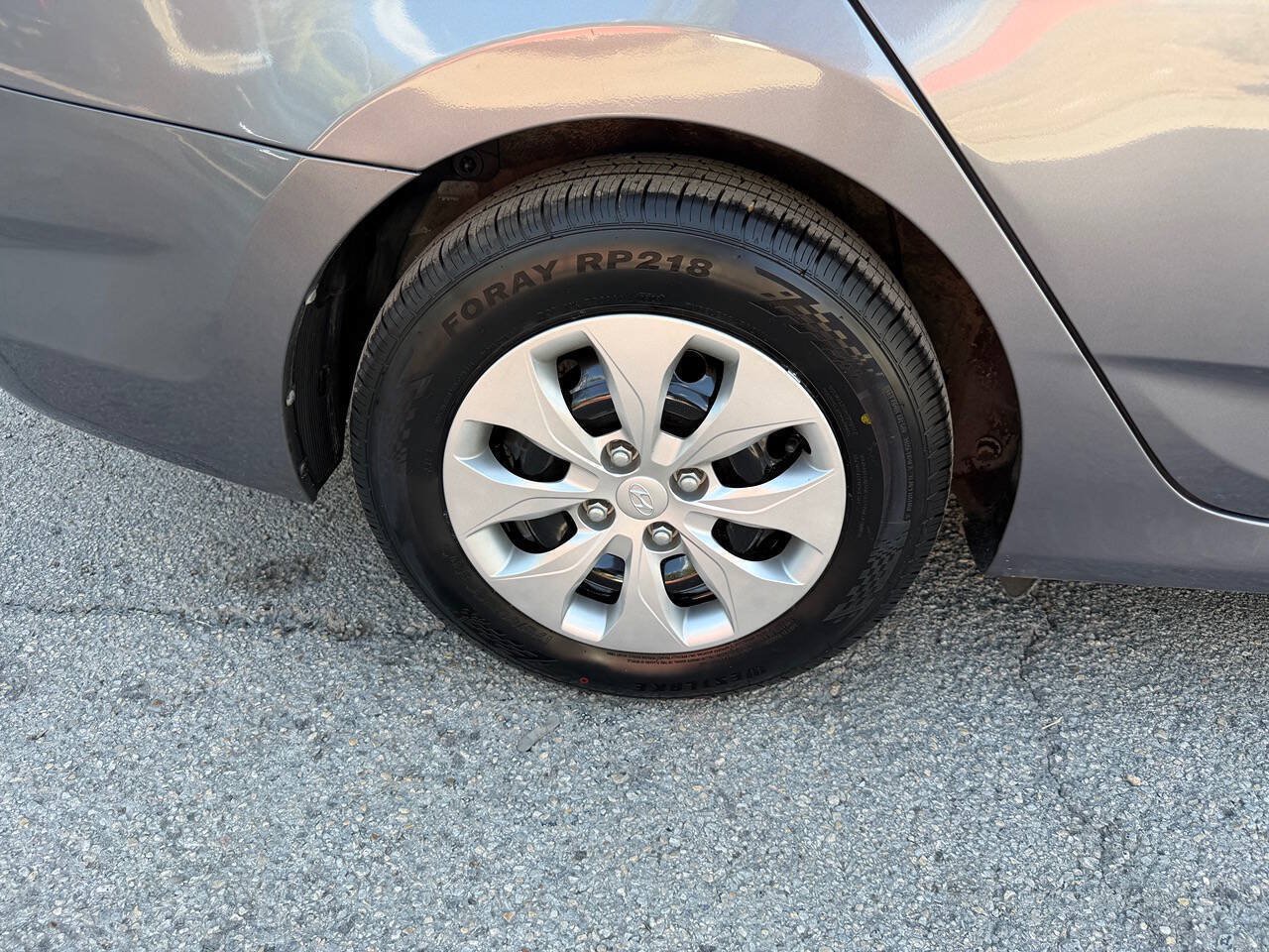 Used 2016 Hyundai Accent SE FWD image 28