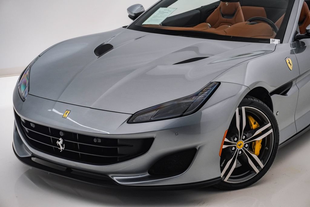 Used 2019 Ferrari Portofino RWD image 4