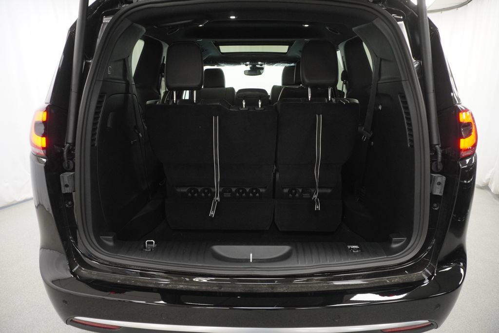 New 2027 Chrysler Pacifica Select AWD/4WD image 30