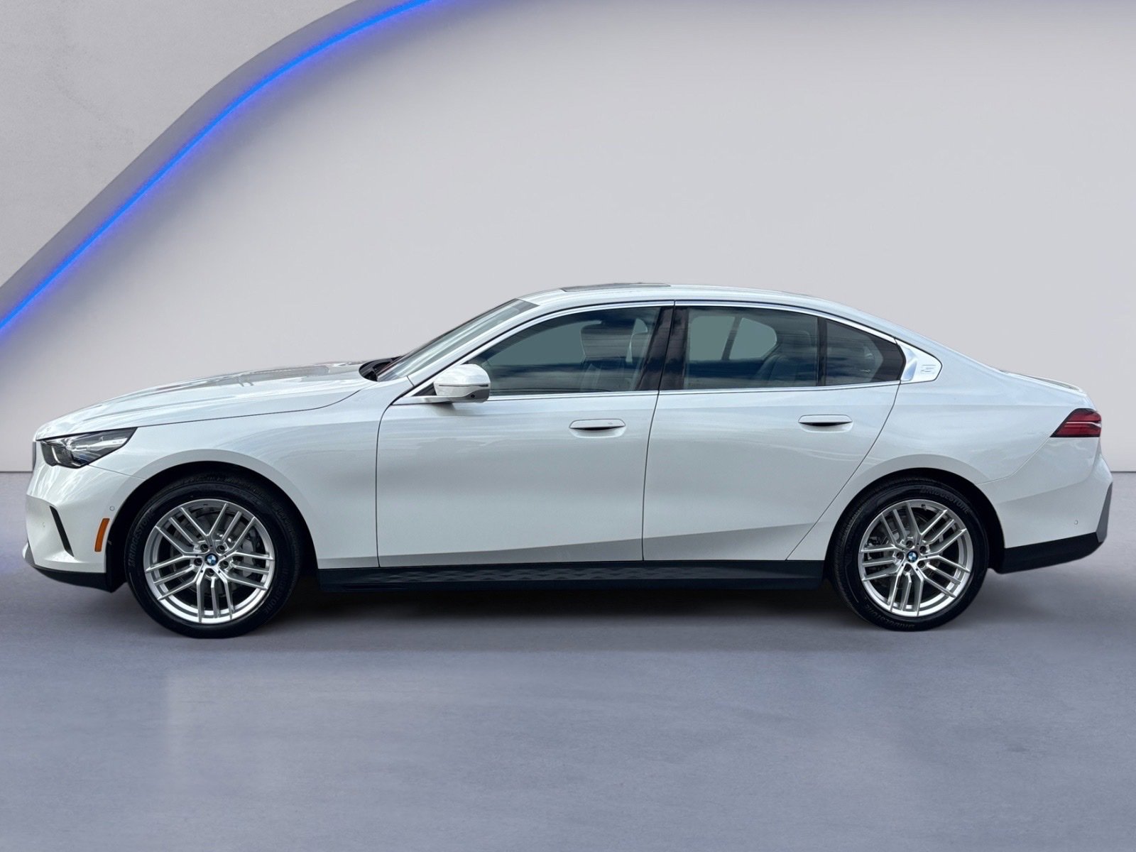 Used 2025 BMW 530i xDrive image 13