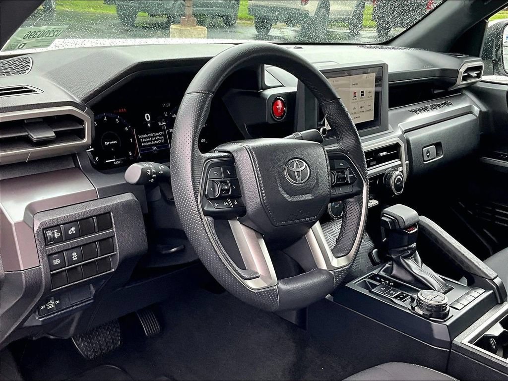 Used 2025 Toyota Tacoma TRD Off-Road AWD/4WD image 8