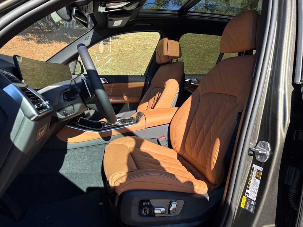 New 2026 BMW X5 xDrive50e w/ Climate Comfort Package image 10