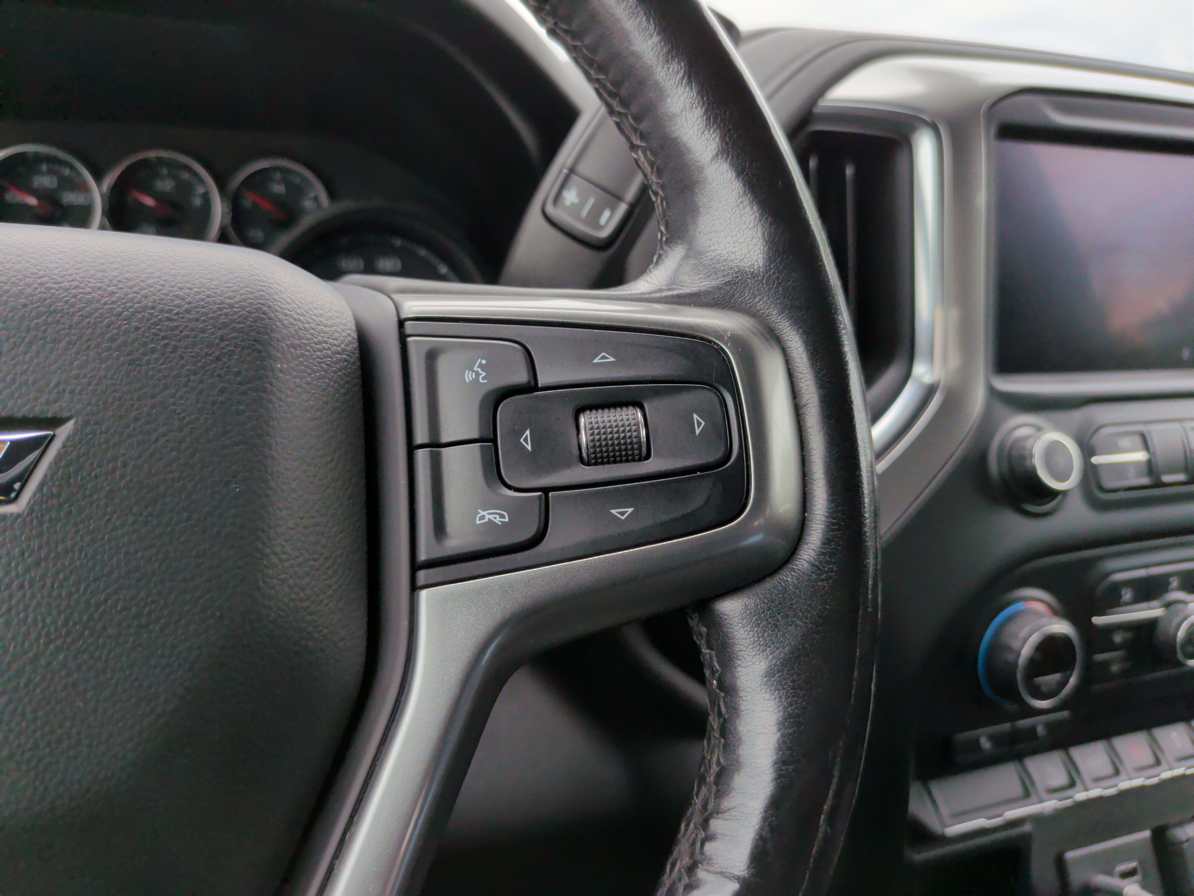 Used 2019 Chevrolet Silverado 1500 LT w/ All-Star Edition AWD/4WD image 23