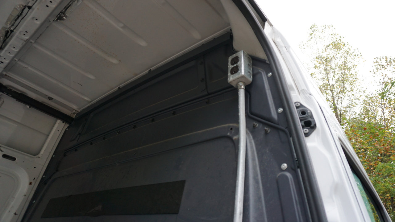 Used 2017 Mercedes-Benz Sprinter 2500 image 25