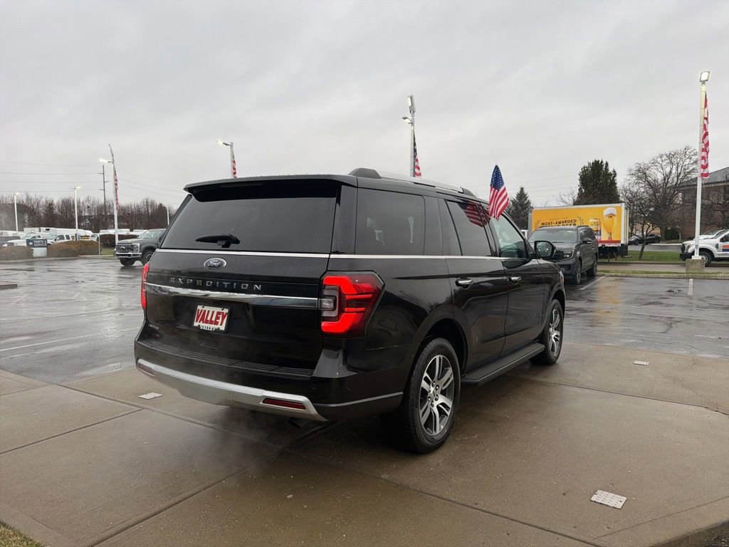 Used 2024 Ford Expedition Limited image 7