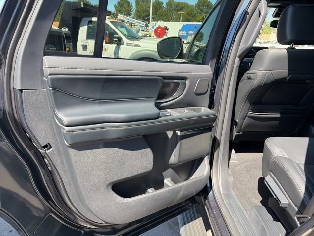 Used 2025 Ford Expedition Max Platinum w/ Stealth Performance Package image 6