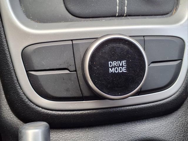 Used 2025 Hyundai Venue SEL image 21