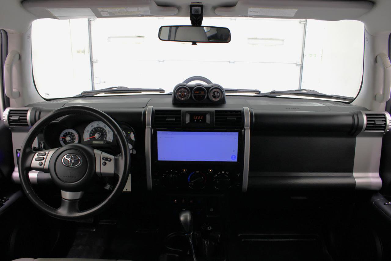 Used 2014 Toyota FJ Cruiser 4WD w/ Upgrade Package image 46