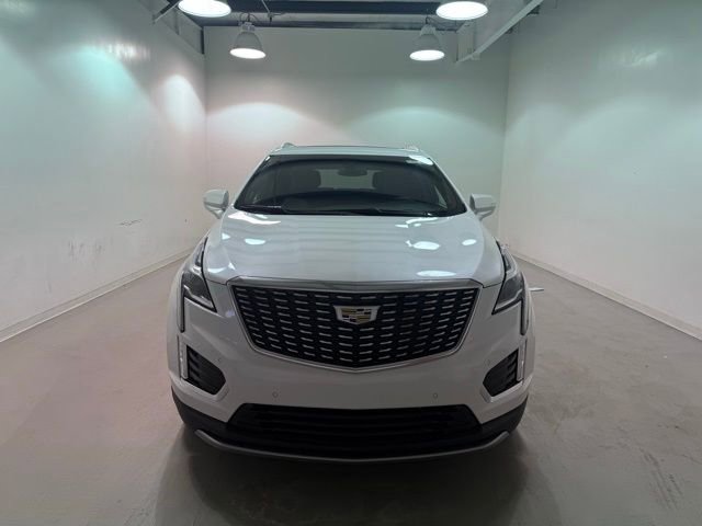Used 2025 Cadillac XT5 Premium Luxury image 2