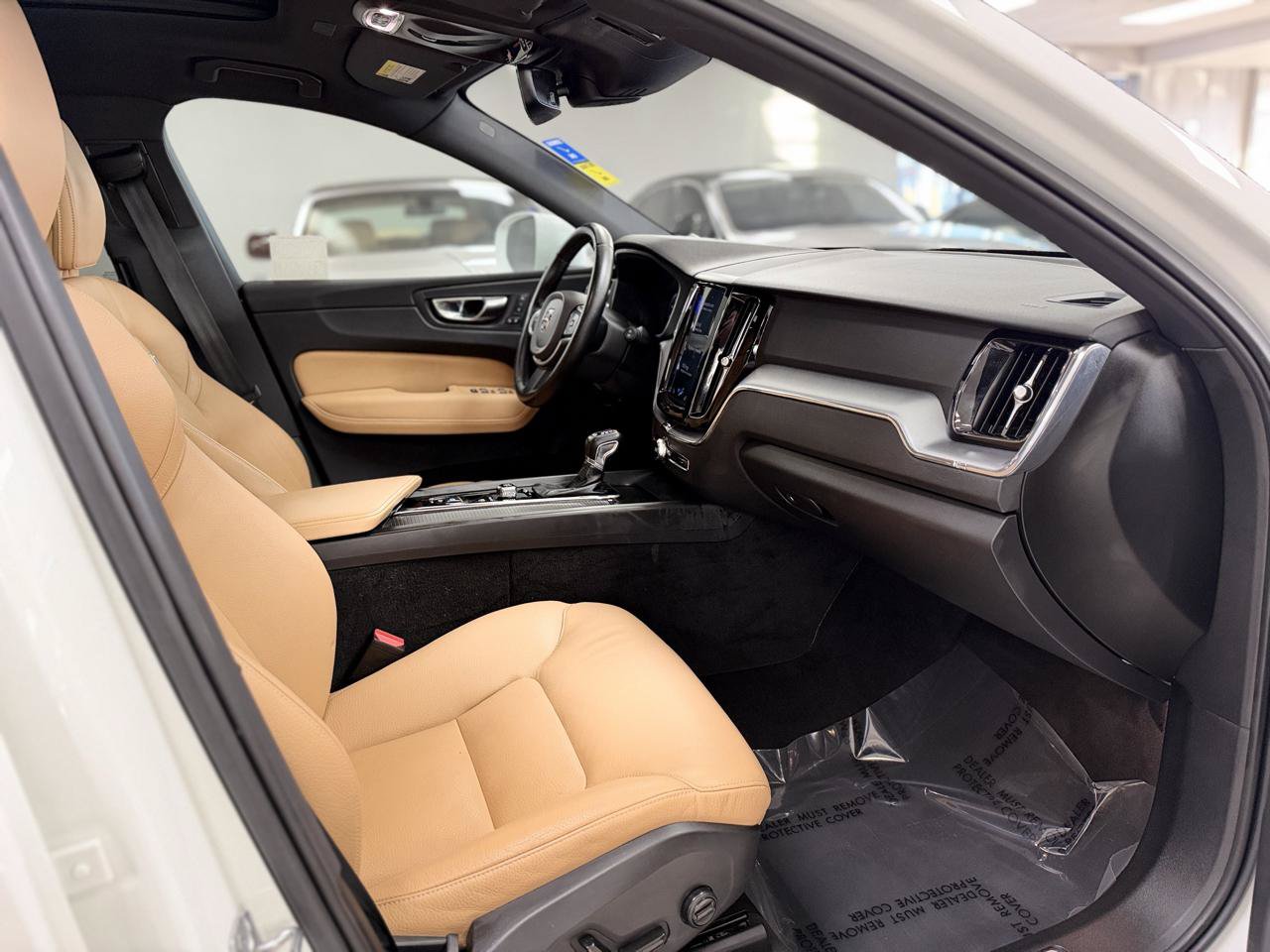 Used 2020 Volvo XC60 T5 Momentum AWD/4WD image 25