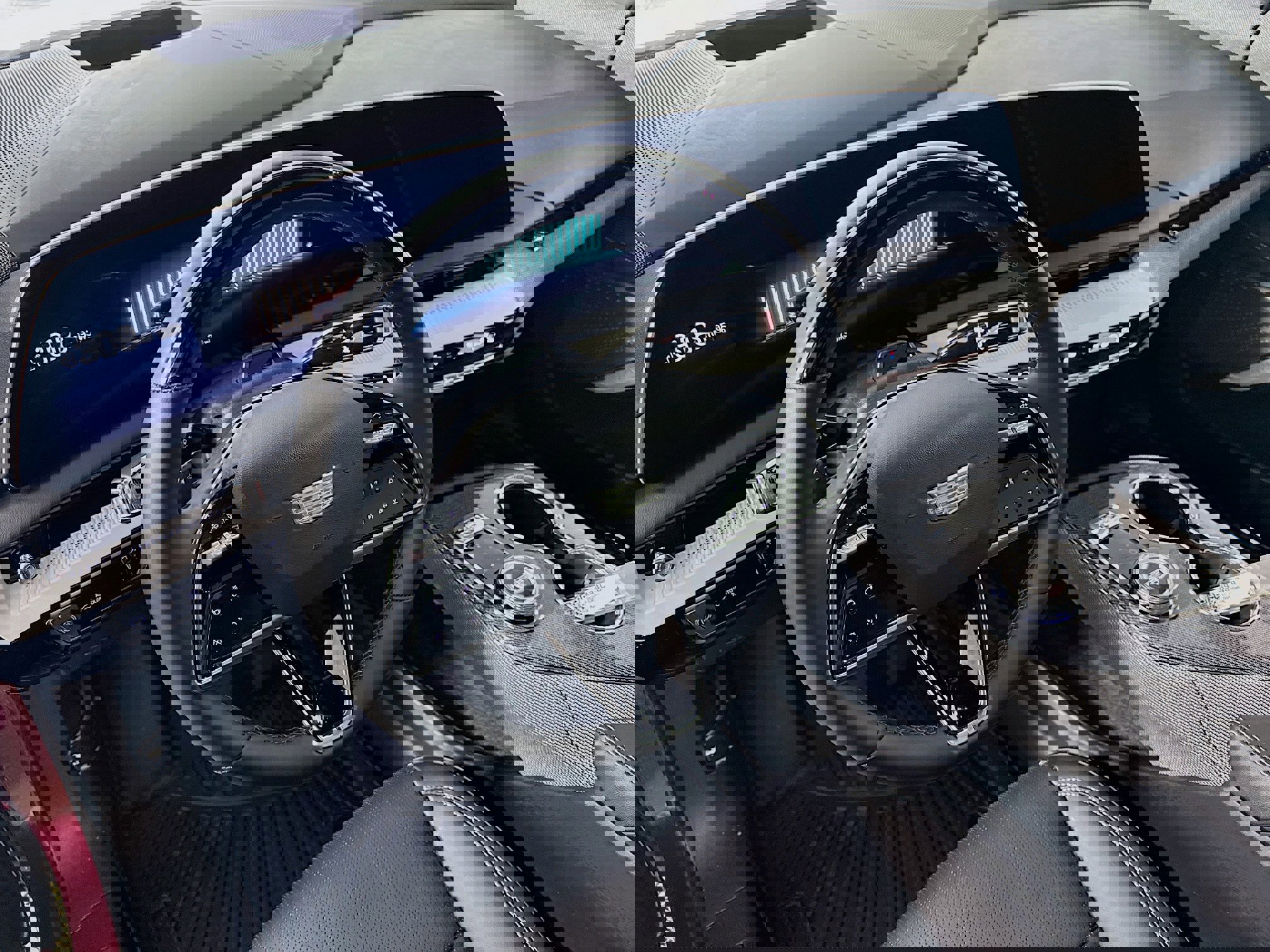 Used 2025 Cadillac Optiq Sport 2 image 14