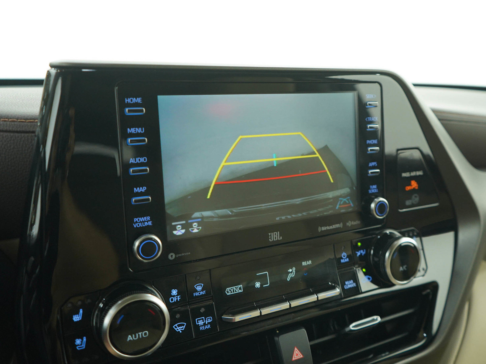 Used 2020 Toyota Highlander Limited AWD/4WD image 30
