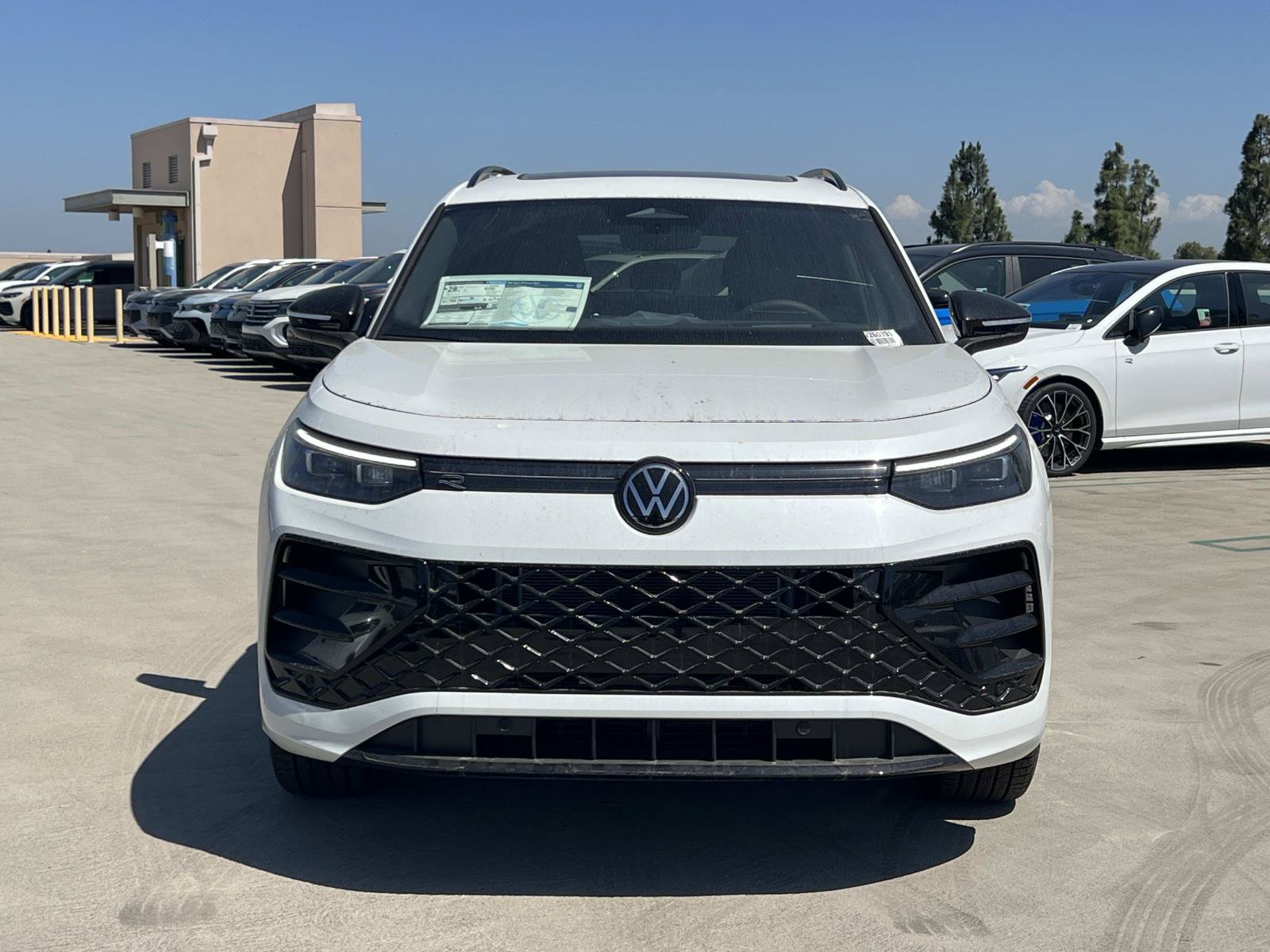New 2026 Volkswagen Tiguan SE R-Line FWD image 4