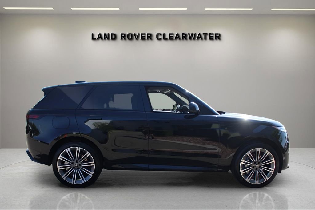 Used 2025 Land Rover Range Rover Sport Dynamic SE image 6