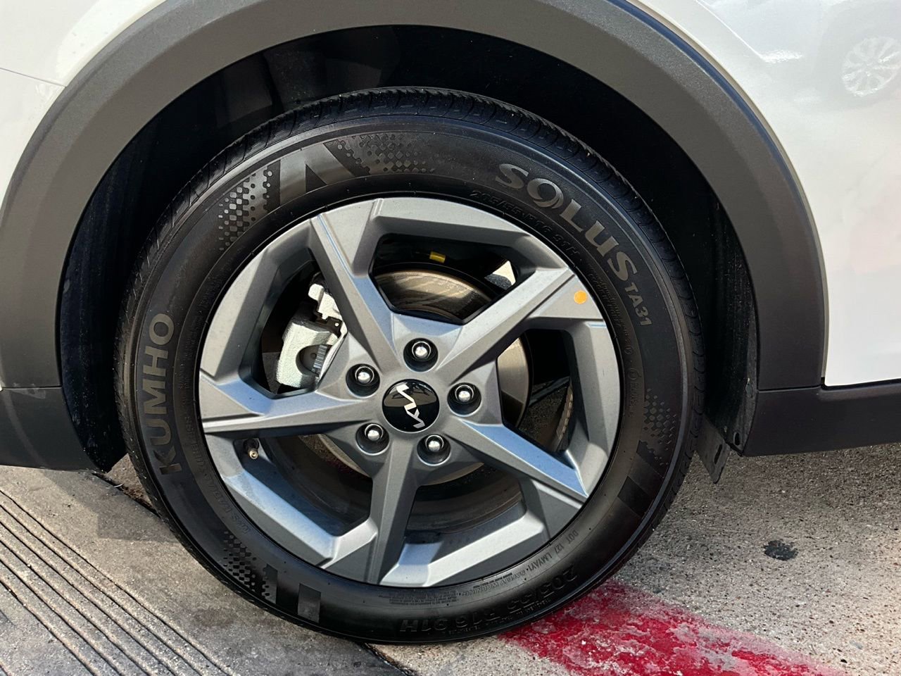 Used 2025 Kia K4 LXS image 9