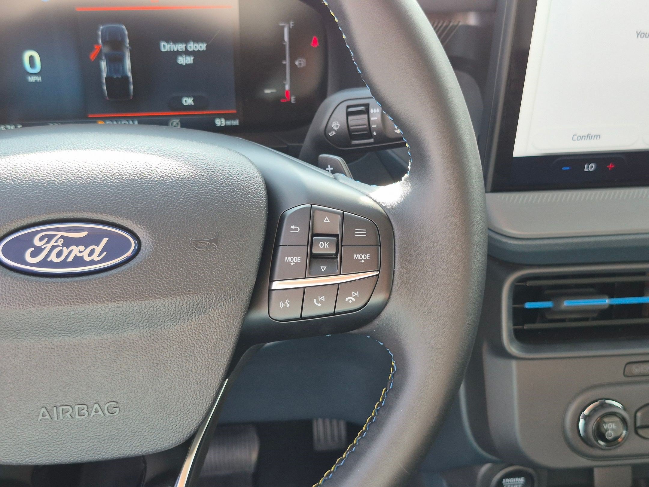 Used 2025 Ford Maverick Lobo AWD/4WD image 18
