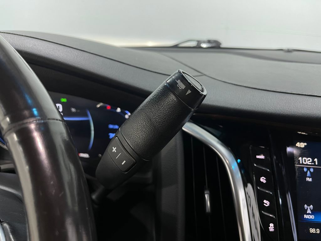 Used 2018 Cadillac Escalade ESV Luxury image 31