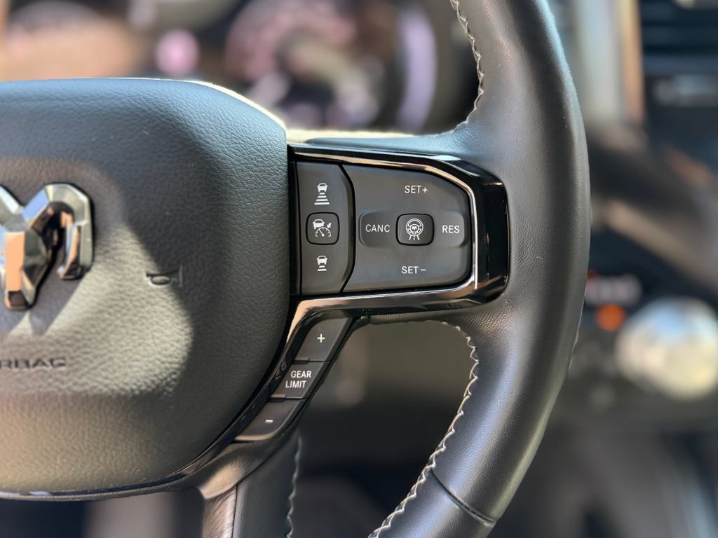 Used 2025 RAM 1500 Limited AWD/4WD image 32