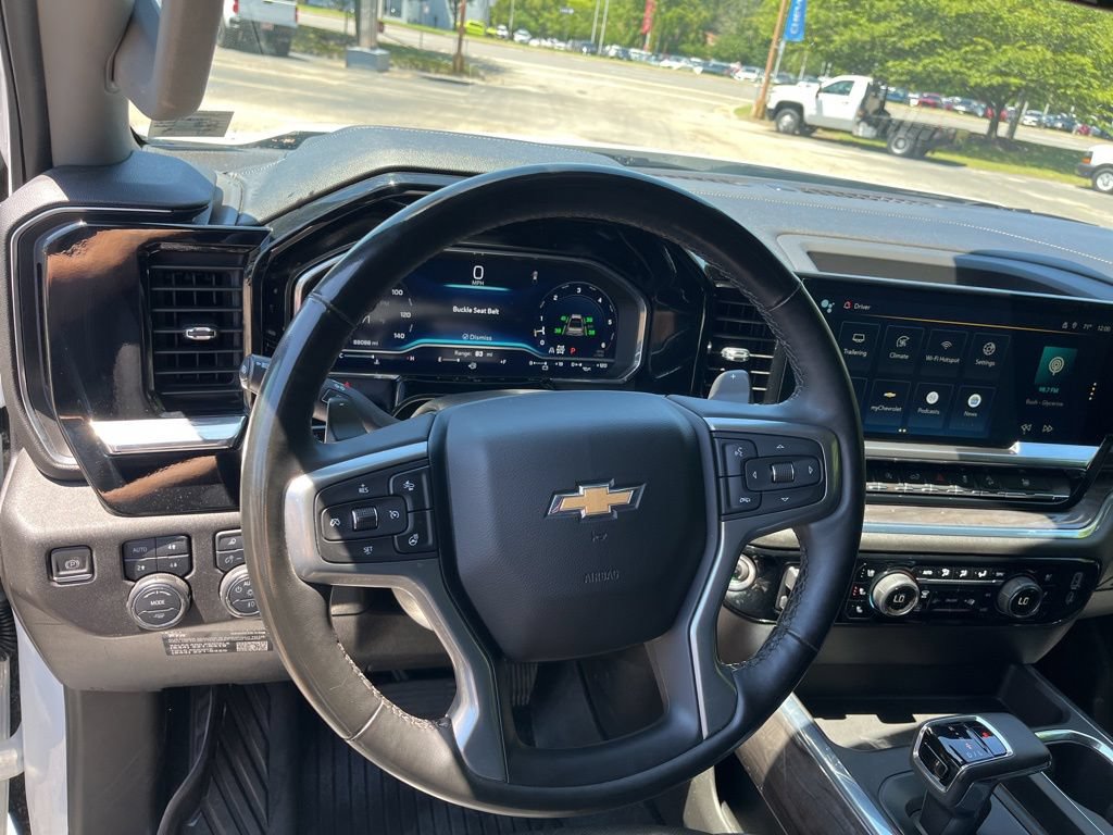 Used 2024 Chevrolet Silverado 1500 LTZ w/ LTZ Convenience Package II AWD/4WD image 15