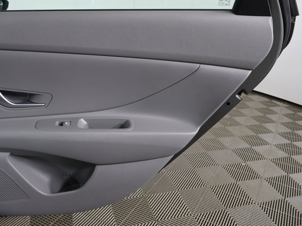 Used 2024 Hyundai Elantra SE FWD image 22