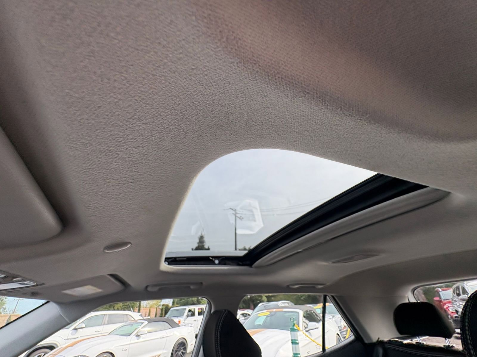 Used 2025 Hyundai Venue SEL image 28