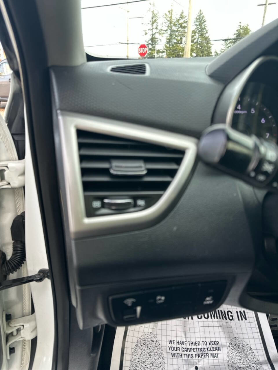 Used 2013 Hyundai Veloster w/ Tech Pkg image 15