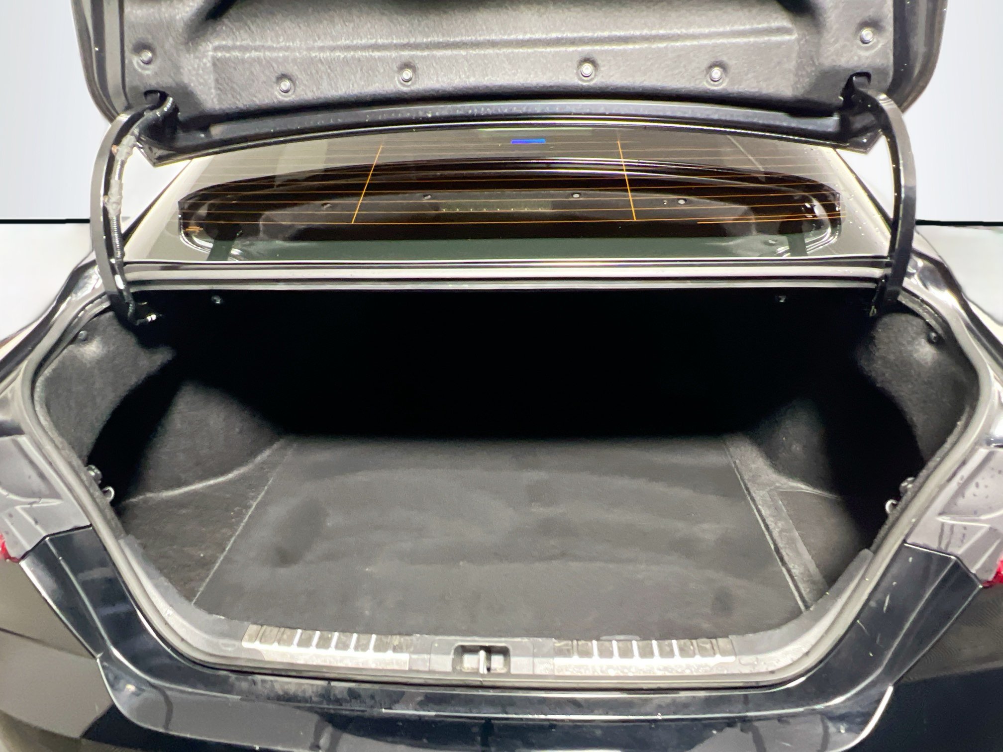 Used 2025 Toyota Camry SE w/ Convenience Package FWD image 33