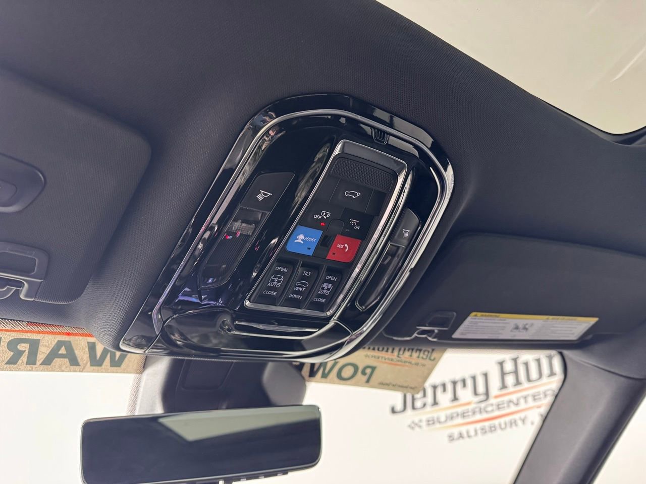 Used 2024 Jeep Grand Cherokee Overland w/ Luxury Tech Group IV image 25