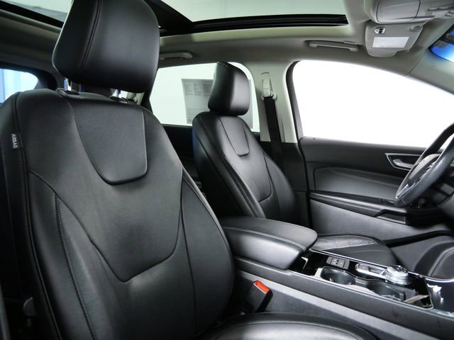 Certified 2020 Ford Edge Titanium w/ Equipment Group 301A AWD/4WD image 12