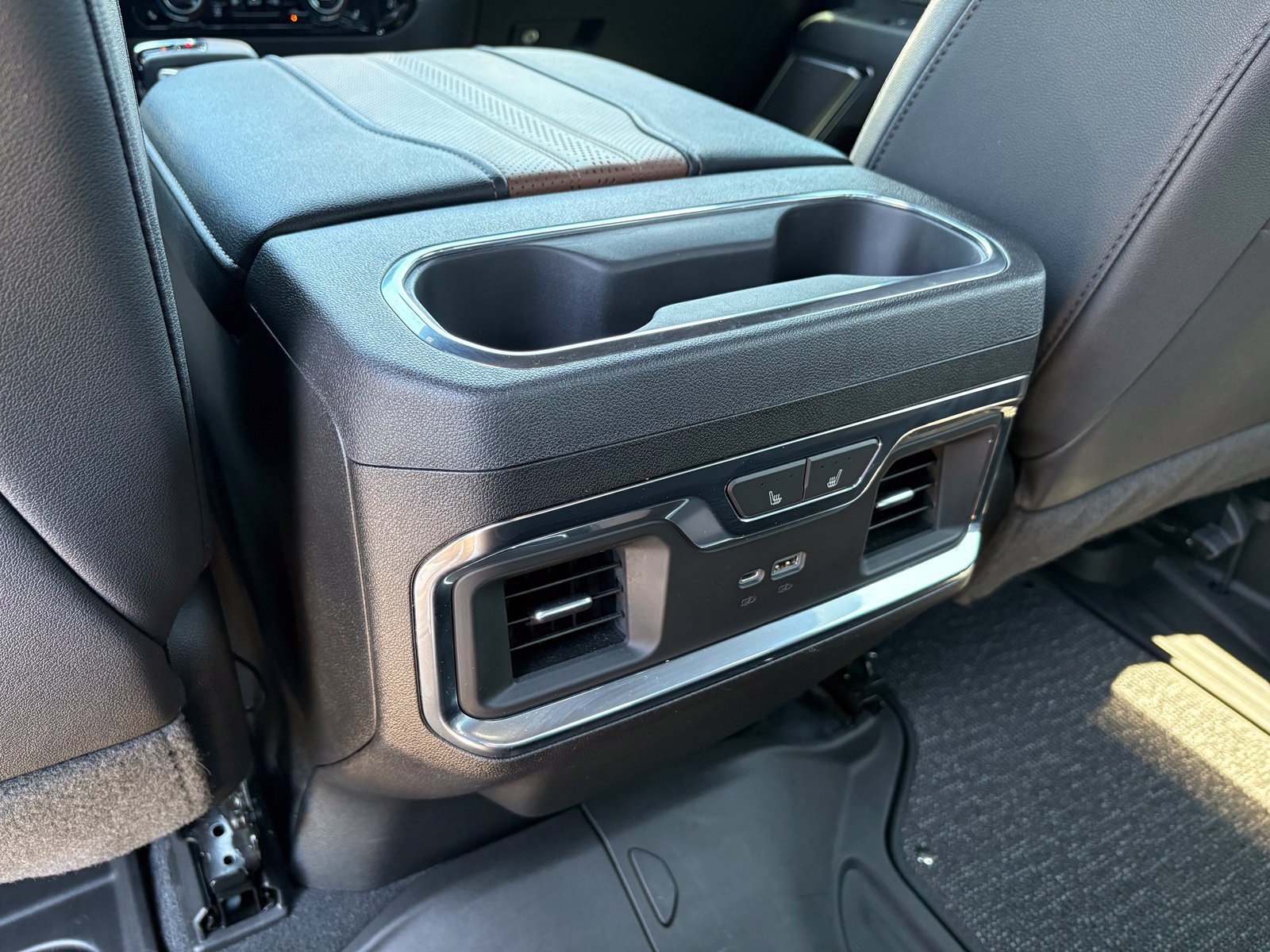 Used 2023 Chevrolet Silverado 1500 High Country w/ High Country Premium Package AWD/4WD image 30