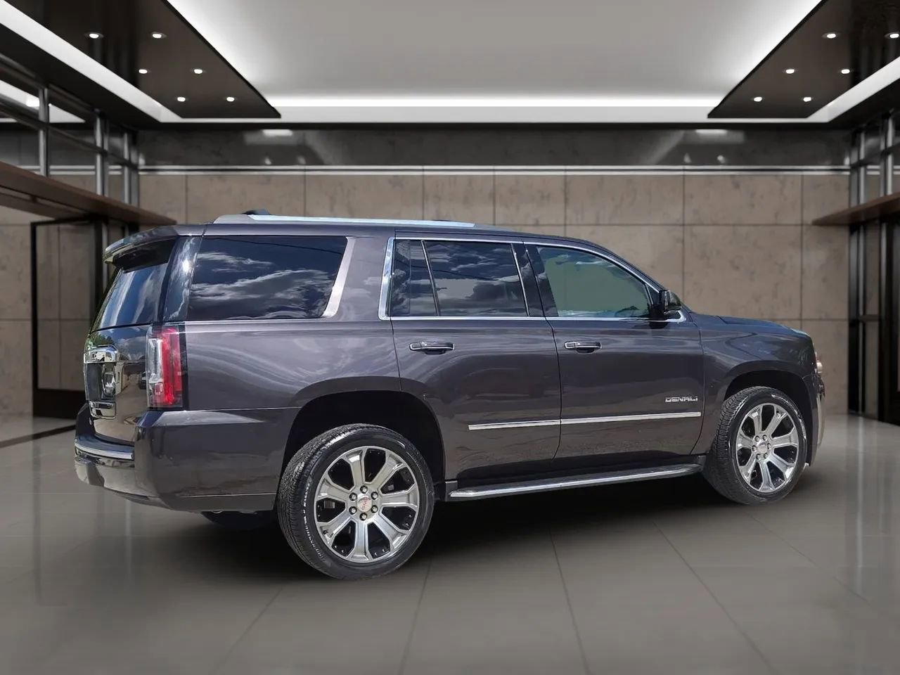 Used 2017 GMC Yukon Denali w/ Open Road Package image 5