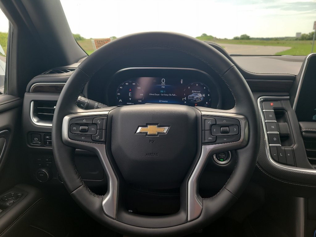 Used 2024 Chevrolet Suburban Premier AWD/4WD image 32