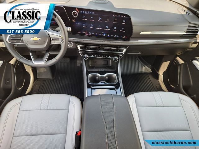 Used 2026 Chevrolet Traverse High Country w/ LPO, Floor Liner Package FWD image 2
