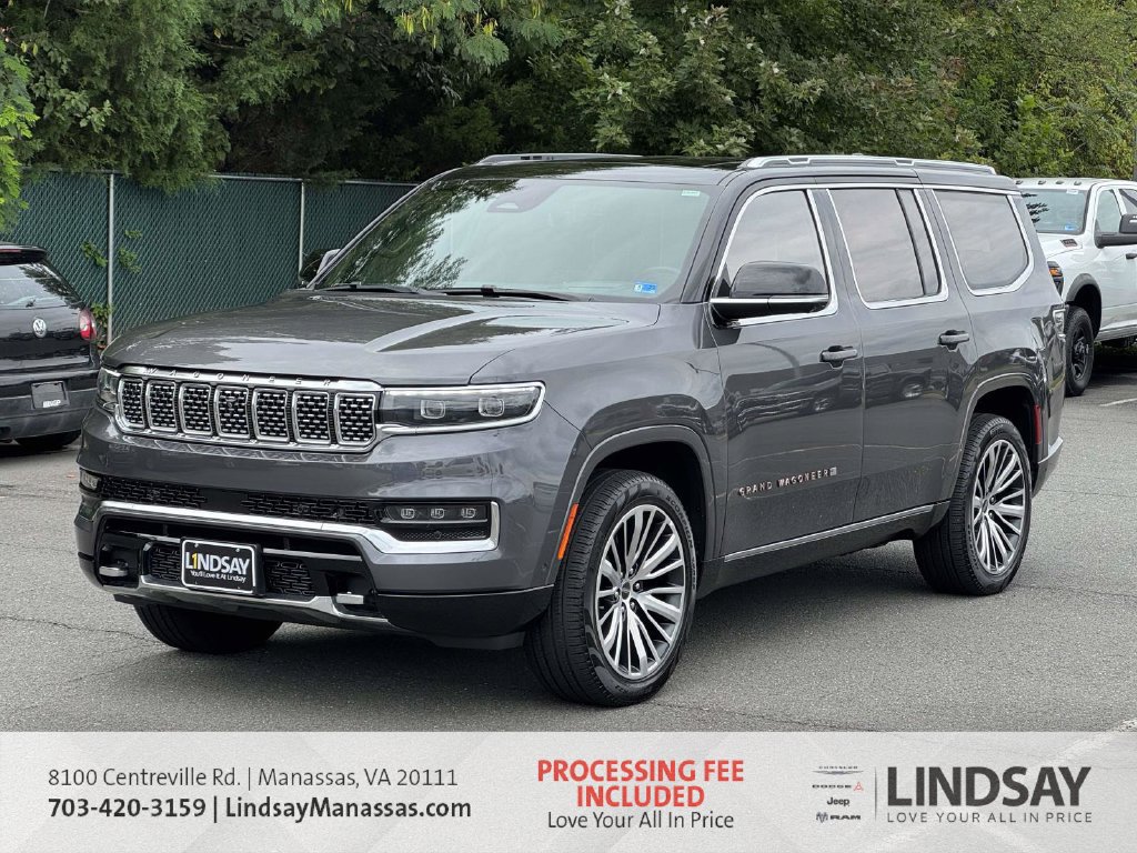 Used 2024 Jeep Grand Wagoneer Series III w/ HD Trailer Tow Package AWD/4WD image 4
