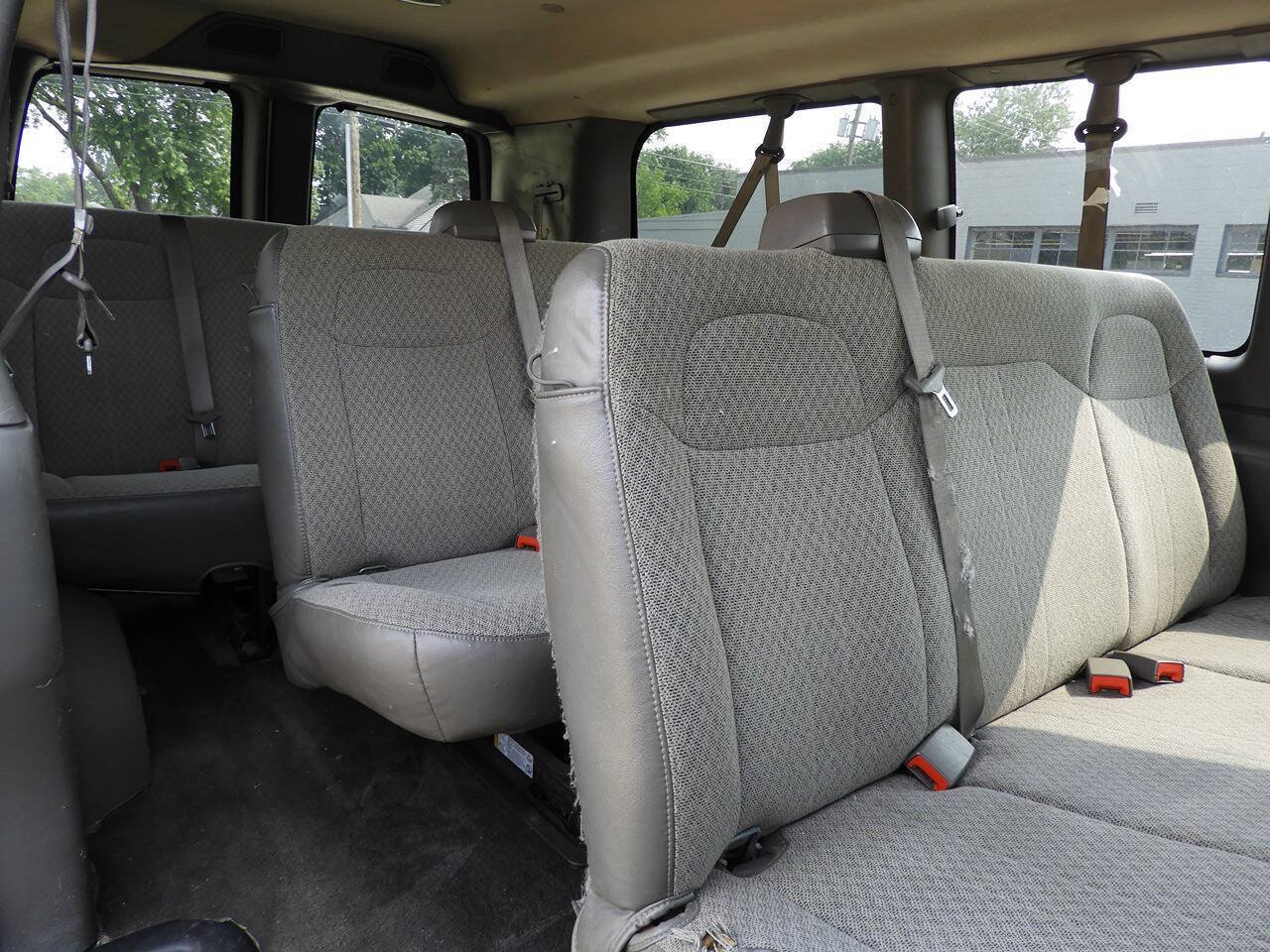 Used 2016 Chevrolet Express 2500 LT w/ LT Preferred Equipment Group RWD image 22