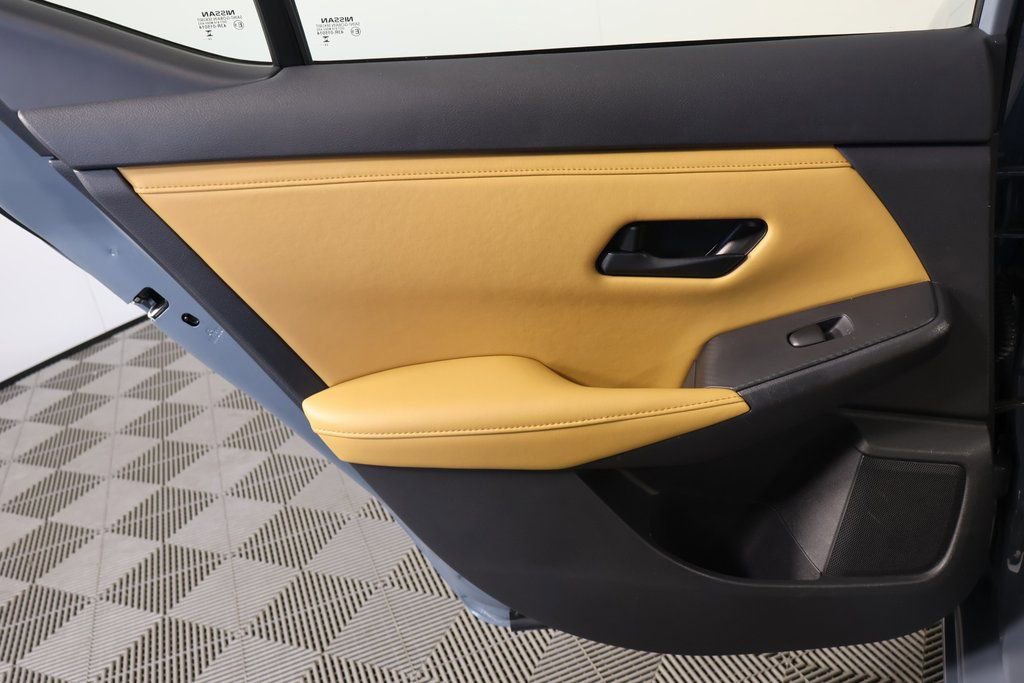 Used 2025 Nissan Sentra SV w/ SV Premium Package image 13