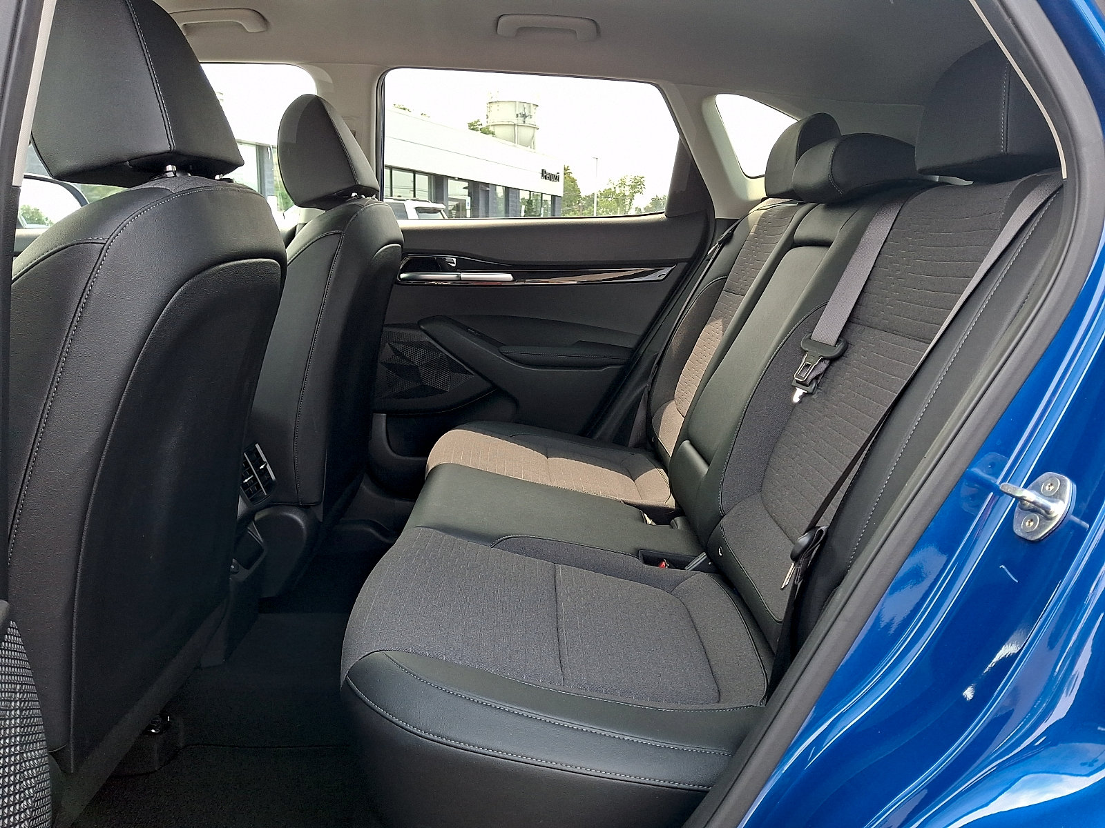 Used 2023 Kia Seltos S w/ Navigation Package AWD/4WD image 12