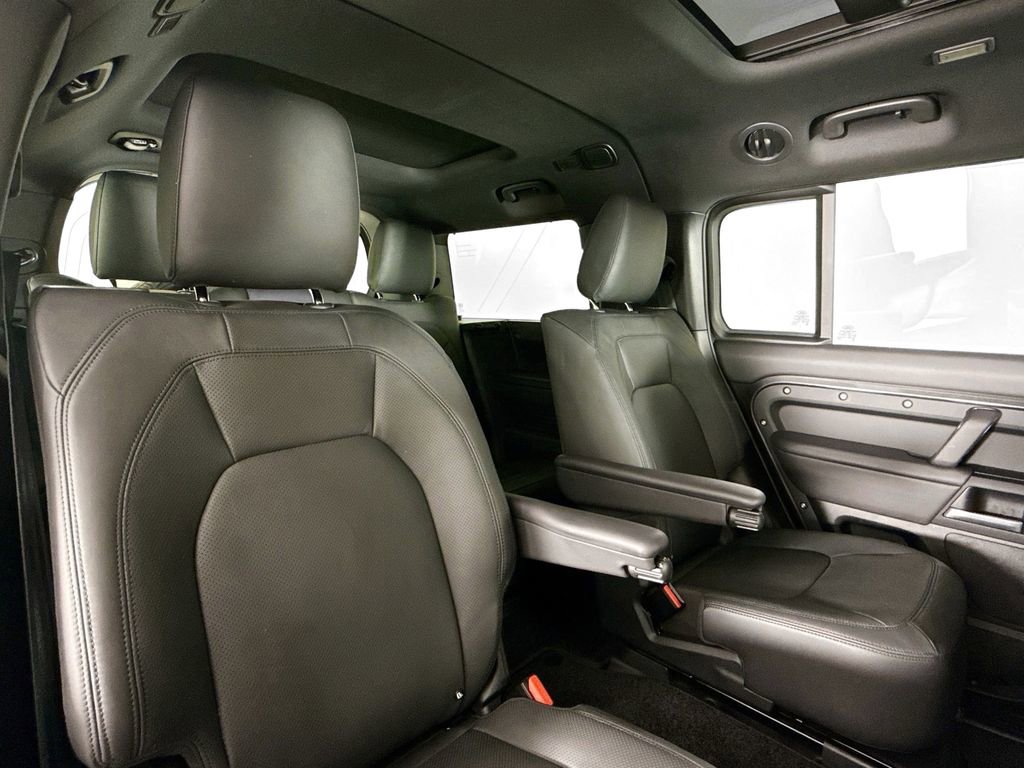 Used 2025 Land Rover Defender 130 S image 15