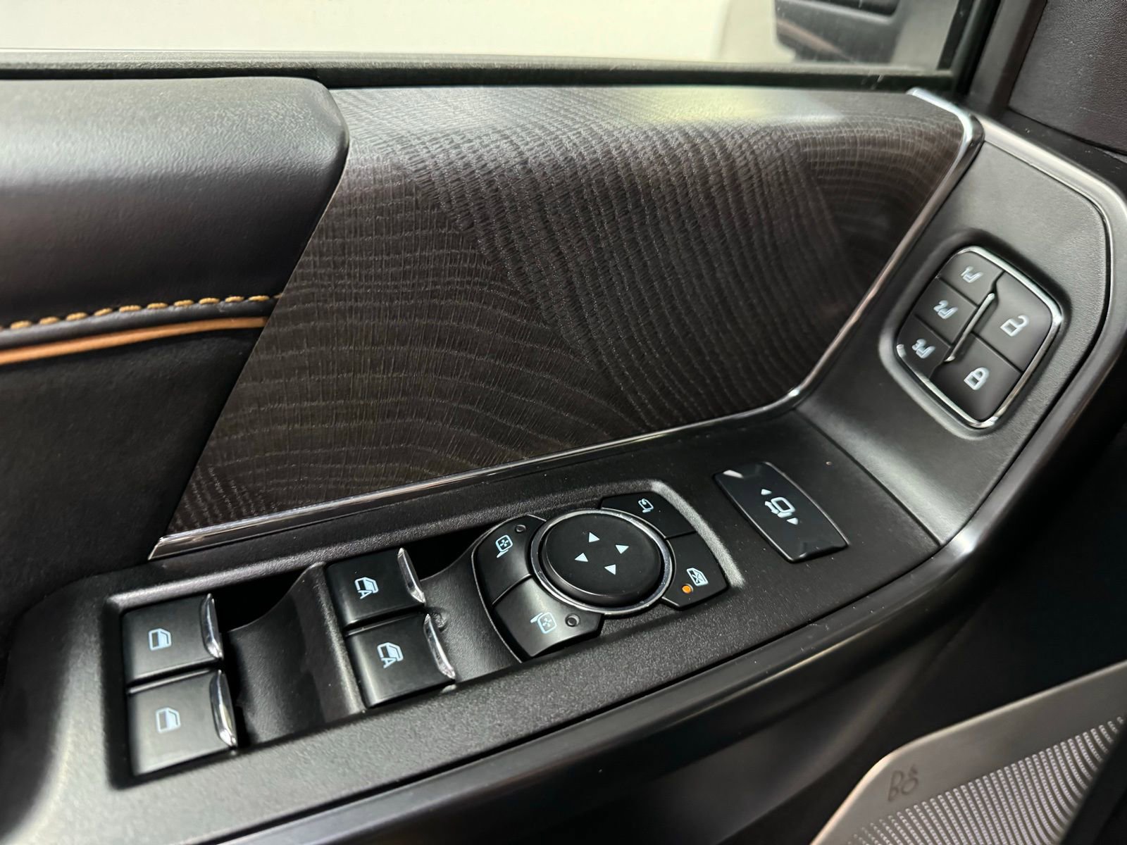 Used 2024 Ford F350 Platinum AWD/4WD image 19