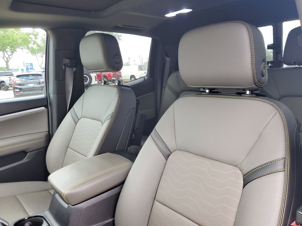 Used 2024 Chevrolet Colorado ZR2 w/ ZR2 Convenience Package III image 15