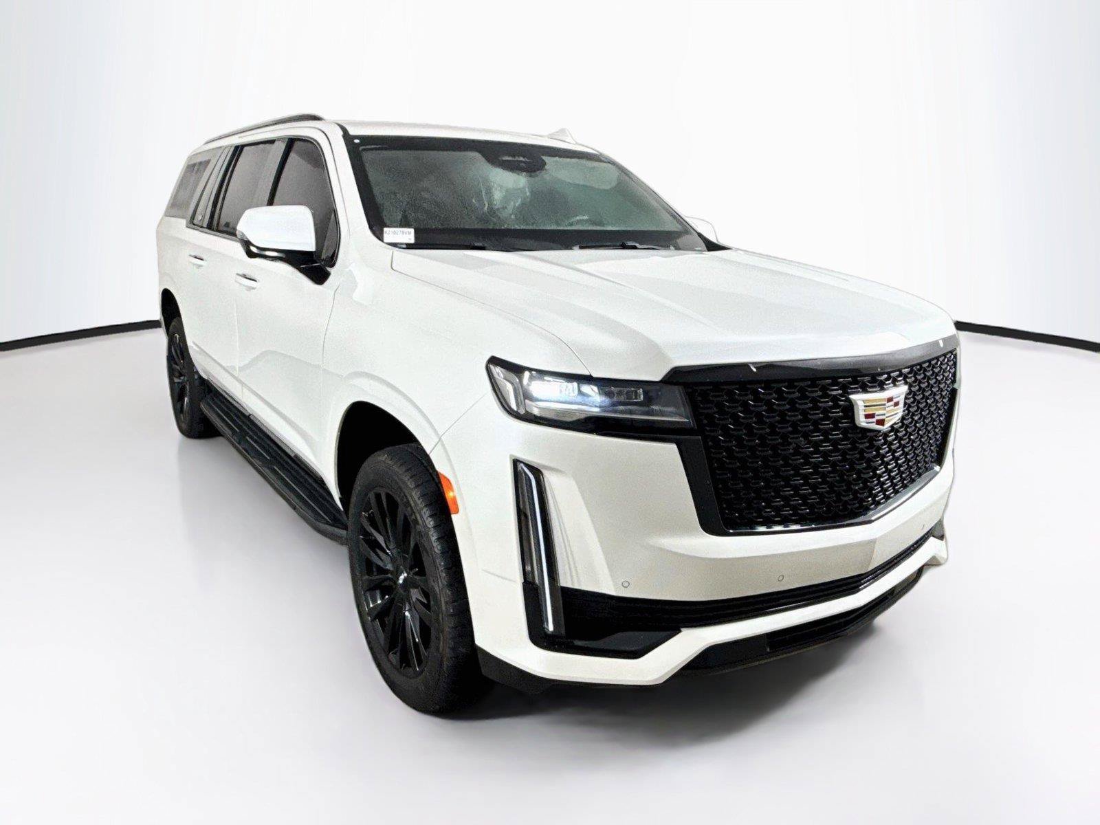 Used 2022 Cadillac Escalade ESV Luxury AWD/4WD image 4