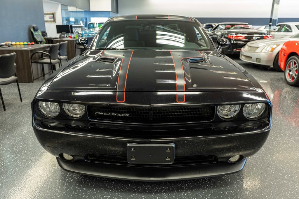 Used 2013 Dodge Challenger R/T w/ Blacktop Pkg image 4